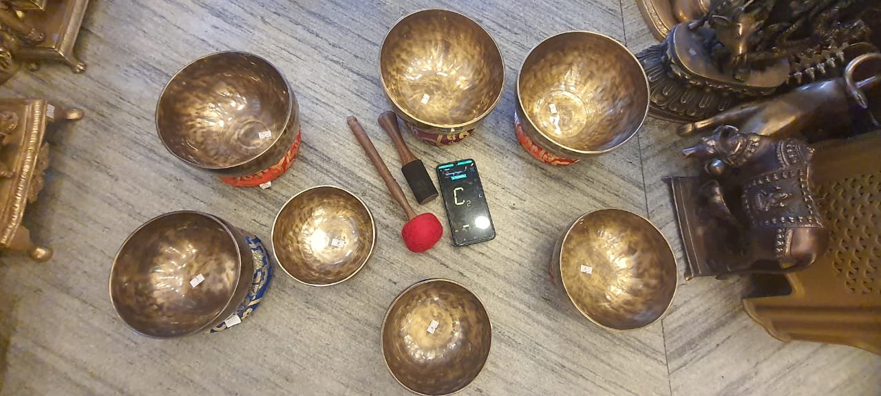 A Full Moon Singing Bowl is traditionally understood