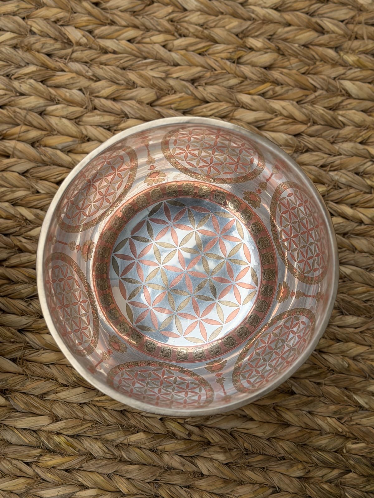  Himalayan Handmade Thangka Art Singing Bowl – gallery photo 3